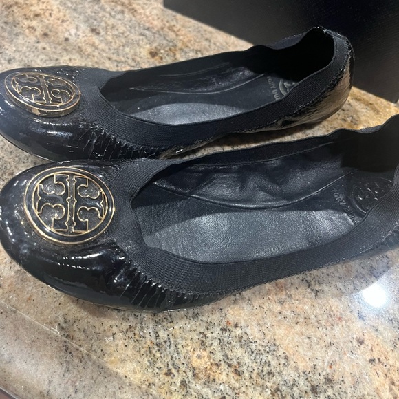 Tory Burch Patent Leather Caroline Ballet Flats, sz 7.5 - Picture 3 of 5